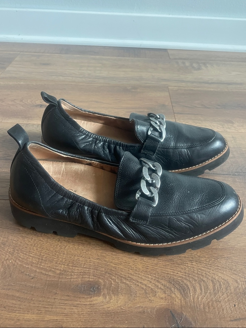Vionic Cynthia Black Leather Loafer Size 9.5